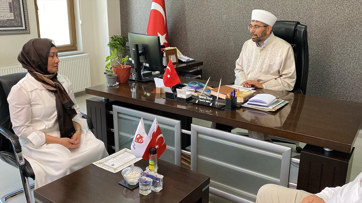 Filipinli Rowena Antone, Kayseri Develi\'de düzenlenen ihtida töreniyle Müslüman oldu