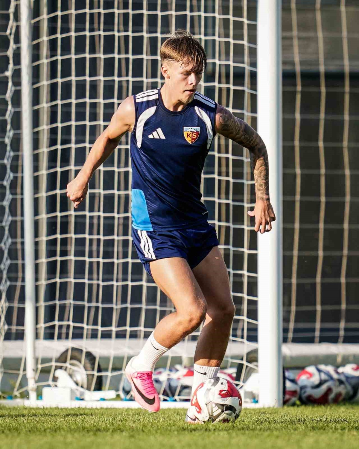 Kayserispor'da yeni sezon öncesi kadrodaki 20 futbolcu takımdan ayrıldı