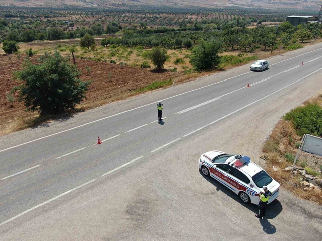 Kilis'te jandarmadan dron destekli trafik denetimi yapıldı