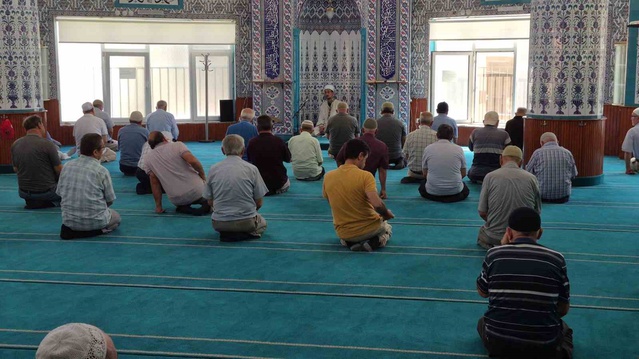 Eskişehir'de kekeme vekil imam hatipten takılmayan Kur'an okuma şaşkınlık yarattı