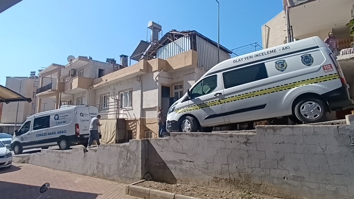 Antalya Manavgat'ta 24 yaşındaki klima teknisyeni yalnız yaşadığı evde ölü bulundu