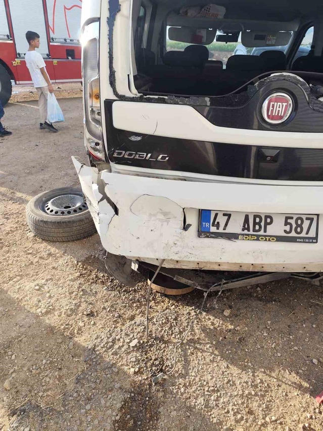 Mardin Kızıltepe'de araçlar çarpıştı, otomobil sürücüsü yaralanarak hastaneye kaldırıldı