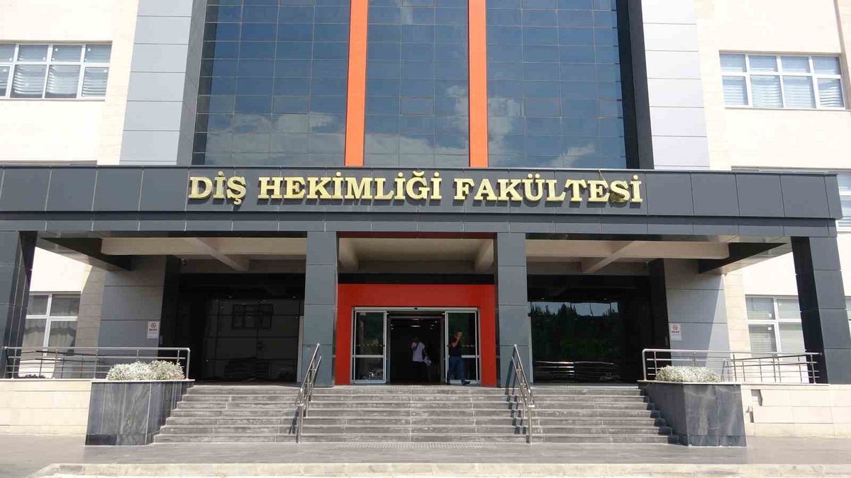 Mersin Üniversitesi Diş Hastanesi yapay zekayla hizmetini güçlendirdi