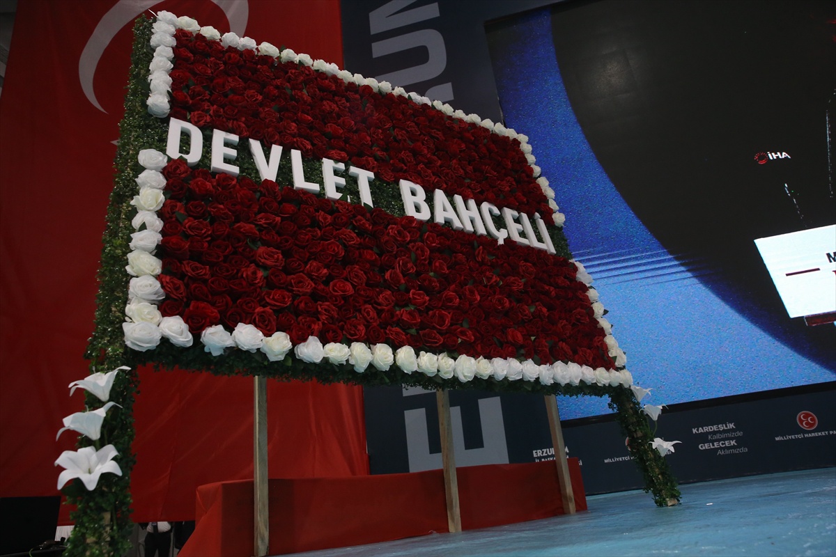 MHP Erzurum\'da Yurdagül Güven Tazeledi