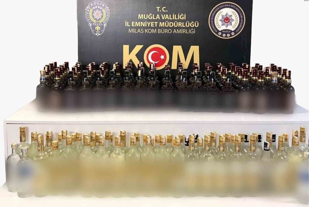 Milas\'ta polis uygulamasında araçta 144,7 litre kaçak alkol ele geçirildi