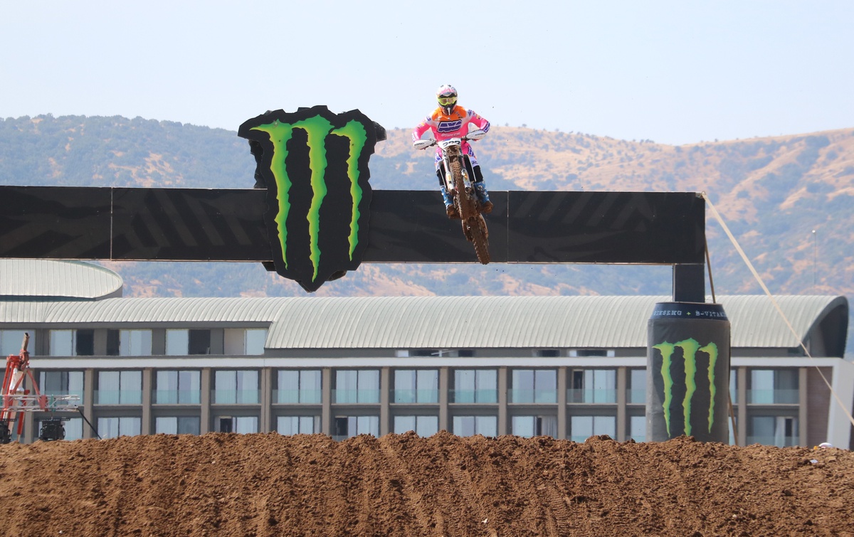 MXGP Türkiye\'nin 9\'uncusunda sporcular zorlu parkurda en hızlı tur için kıyasıya mücadele etti