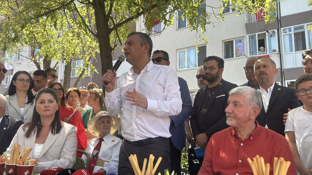 Özgür Özel'den olay gaf: Kendi kurduğu partinin adını unuttu