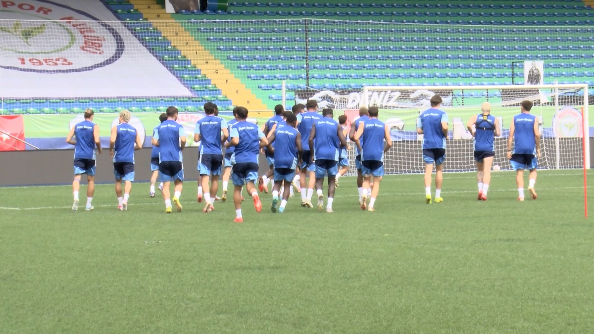 Uçar: Gençleşen Rizespor planlı transferlerle güçlendi, Alanya maçında taraftar desteği