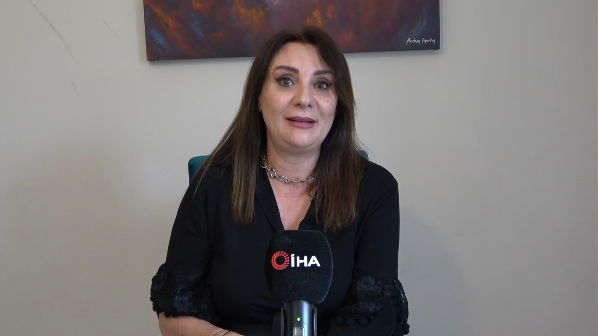 Kütahyalı ressam Ağartan, 'Genlerin İzleri' sergisi için hazırlanıyor