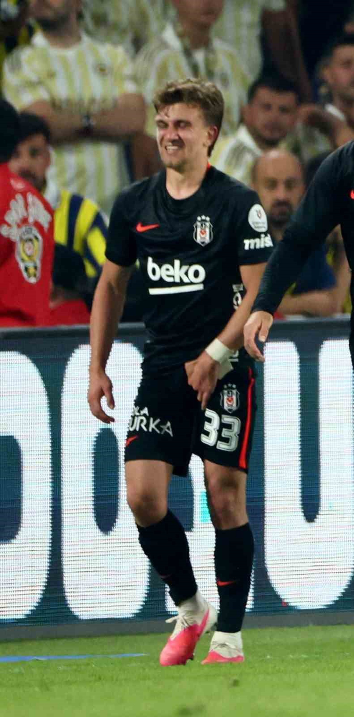 Beşiktaş\'ta Rıdvan Yılmaz\'ın derbi golü sakatlıkla gölgelendi
