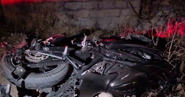 Muğla Seydikemer'de motosiklet ile otomobil çarpıştı; iki genç hayatını kaybetti