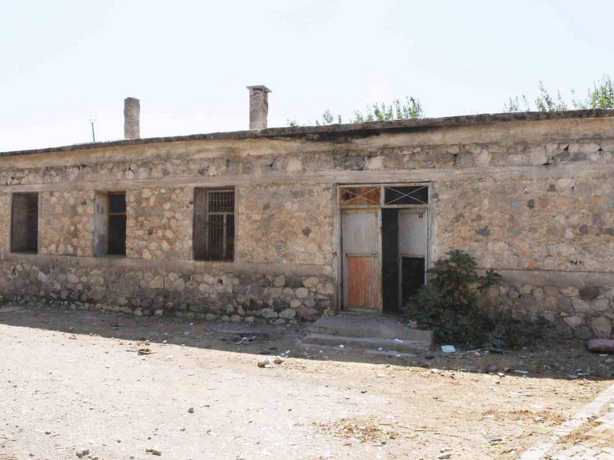 Silopi Başverimli'de tehlike saçan metruk bina için yıkım kararı alındı