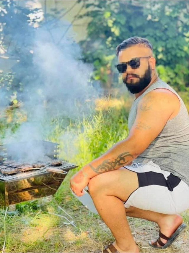Hurda için baltayı kafasına vurdu