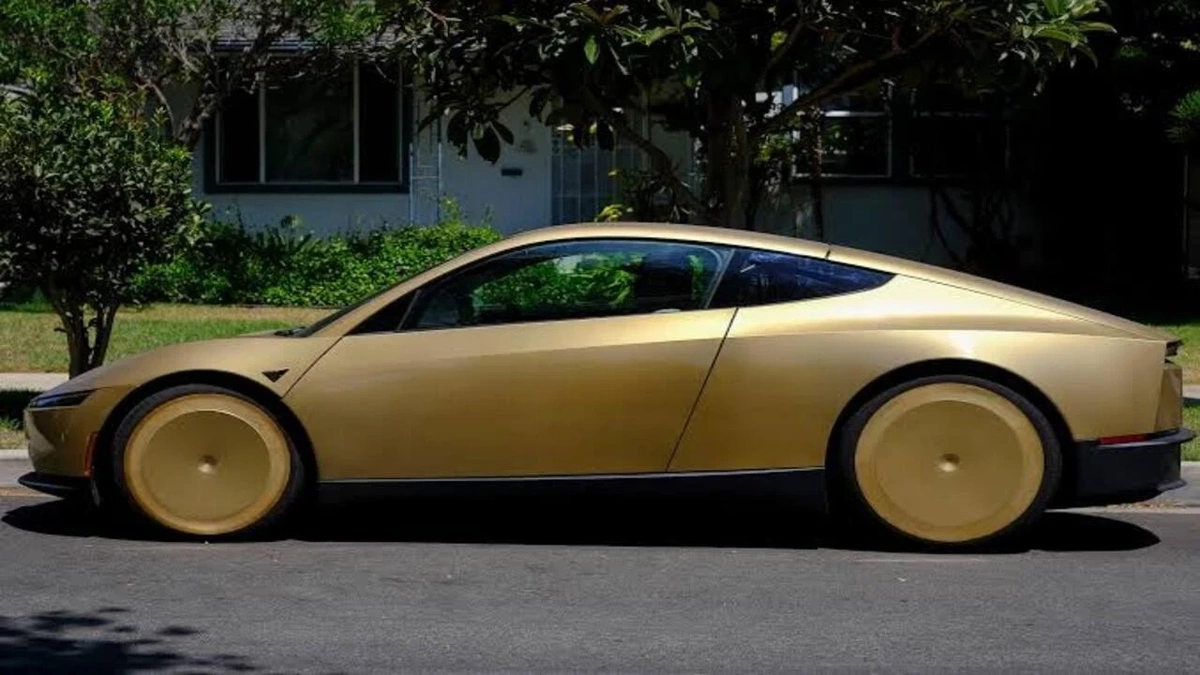 Austin\'de direksiyonsuz Tesla Cybercab\'ler ticari hizmete girdi