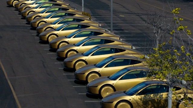 Tesla Cybercab tanıtımı beklentileri karşılamadı; hisseler yüzde 6 düştü