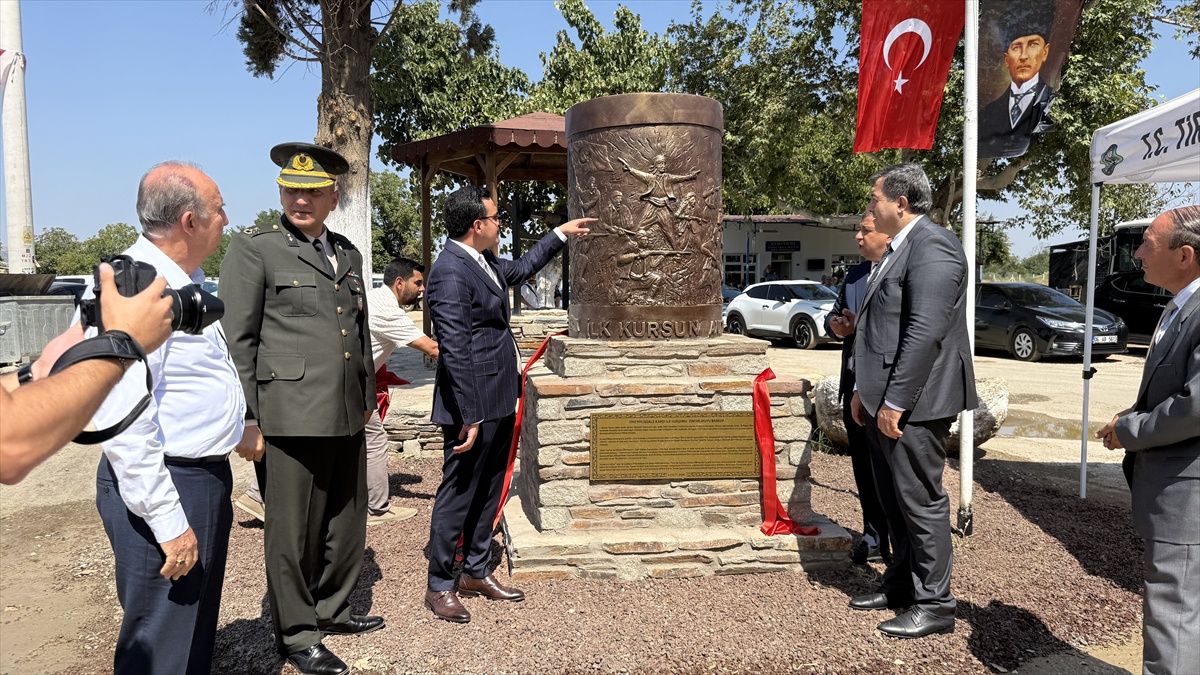 Tire\'de İlk Kurşun Anıtı Açıldı