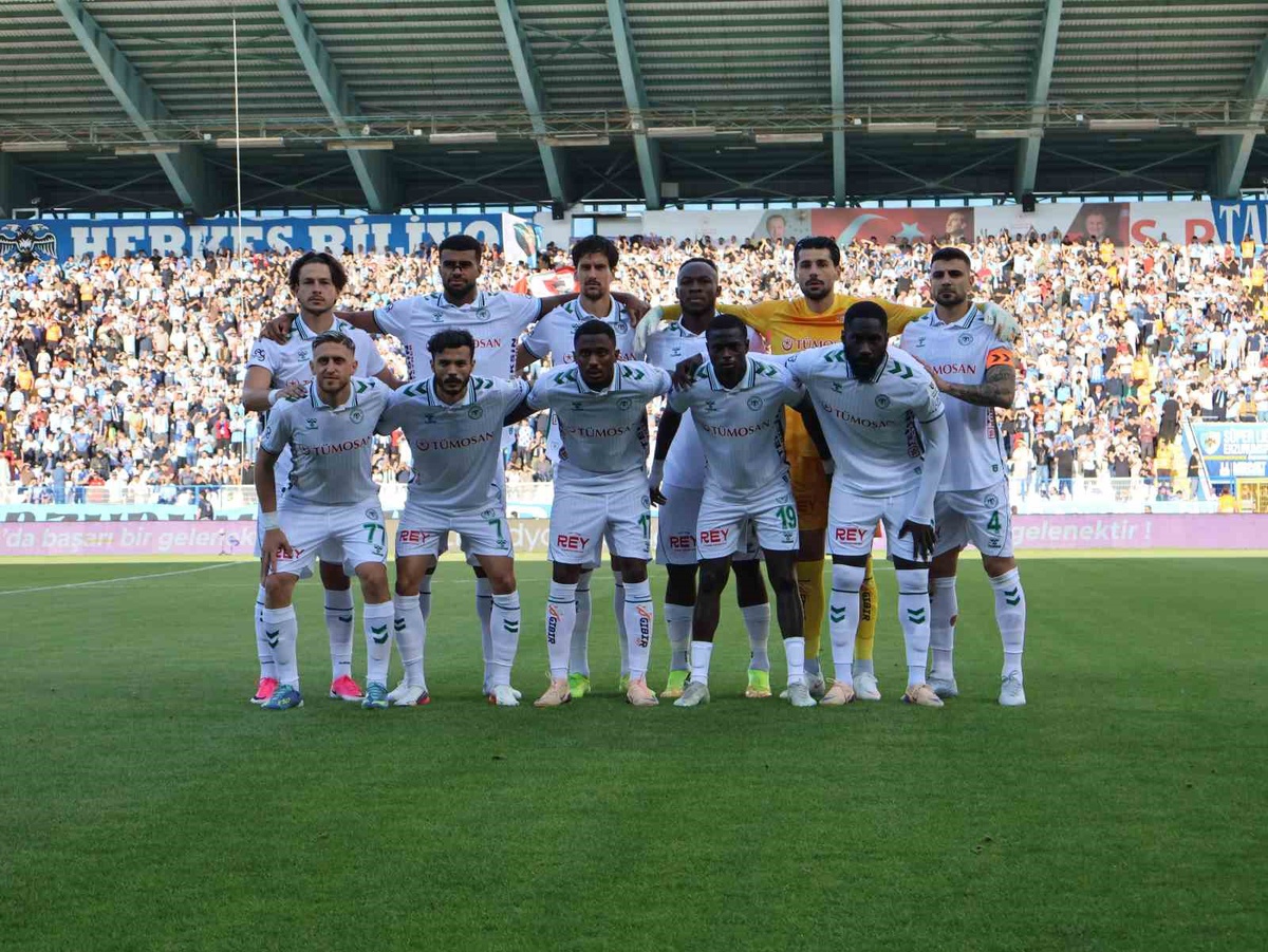 Erzurumspor FK, Konyaspor karşısında Eren Tozlu\'nun golüyle ilk yarıyı 1-0 önde tamamladı