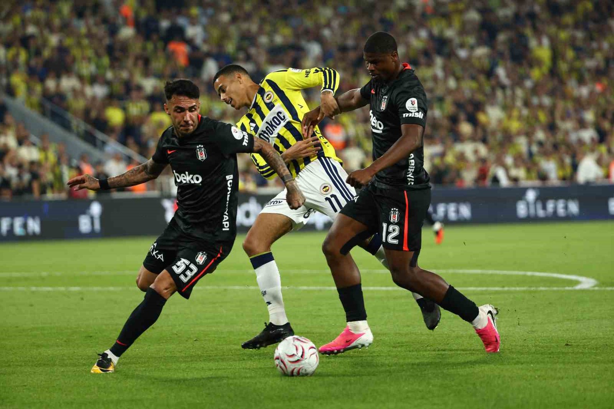 Fenerbahçe-Beşiktaş derbisinde ilk yarı 1-1 bitti; goller Skriniar ve Rıdvan\'dan