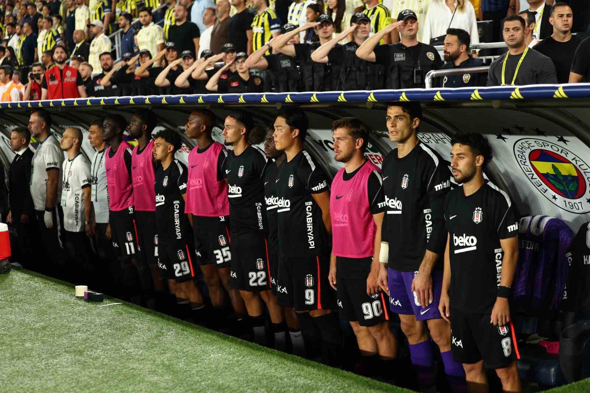 Beşiktaş derbide Emirhan Topçu ile başladı, Djalo yedek kaldı