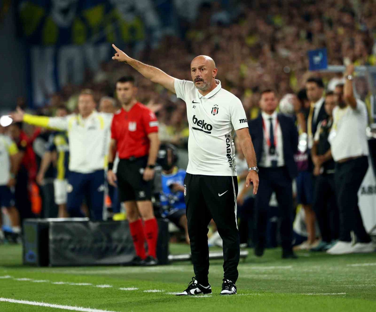 Beşiktaş\'ta Italiano ilk derbisini kazandı, Fenerbahçe\'yi deplasmanda 2-1 yendi