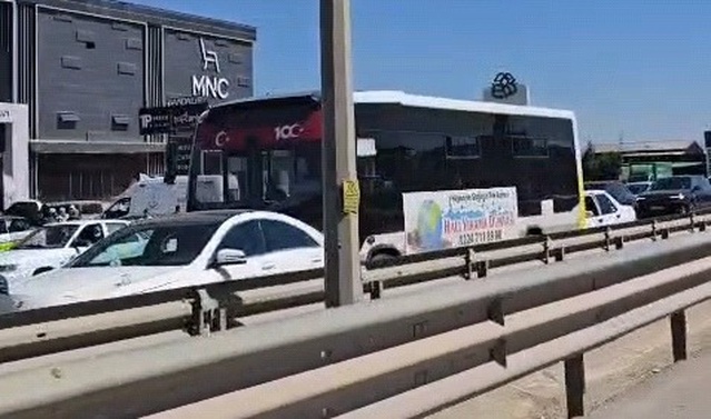 Bursa İnegöl'de zincirleme kazada 7 yaşındaki kız çocuğu yaralandı
