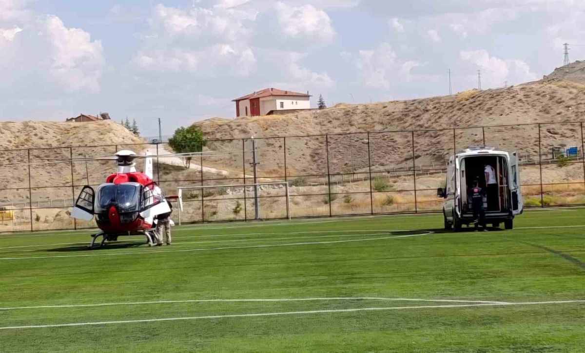 Malatya Darende\'de kalp krizi geçiren 84 yaşındaki D.Y., hava ambulansıyla kente sevk edildi