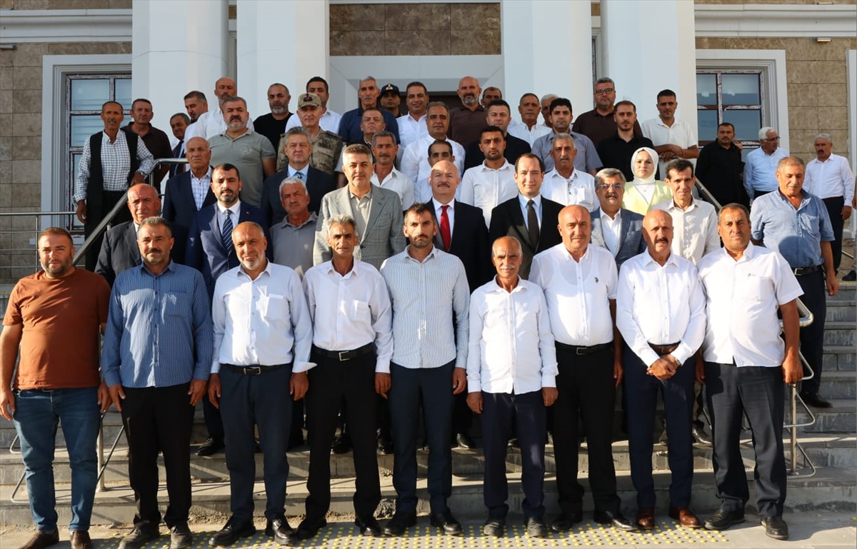 Adıyaman Gerger\'de muhtarlarla toplantıda köy sorunları ele alındı