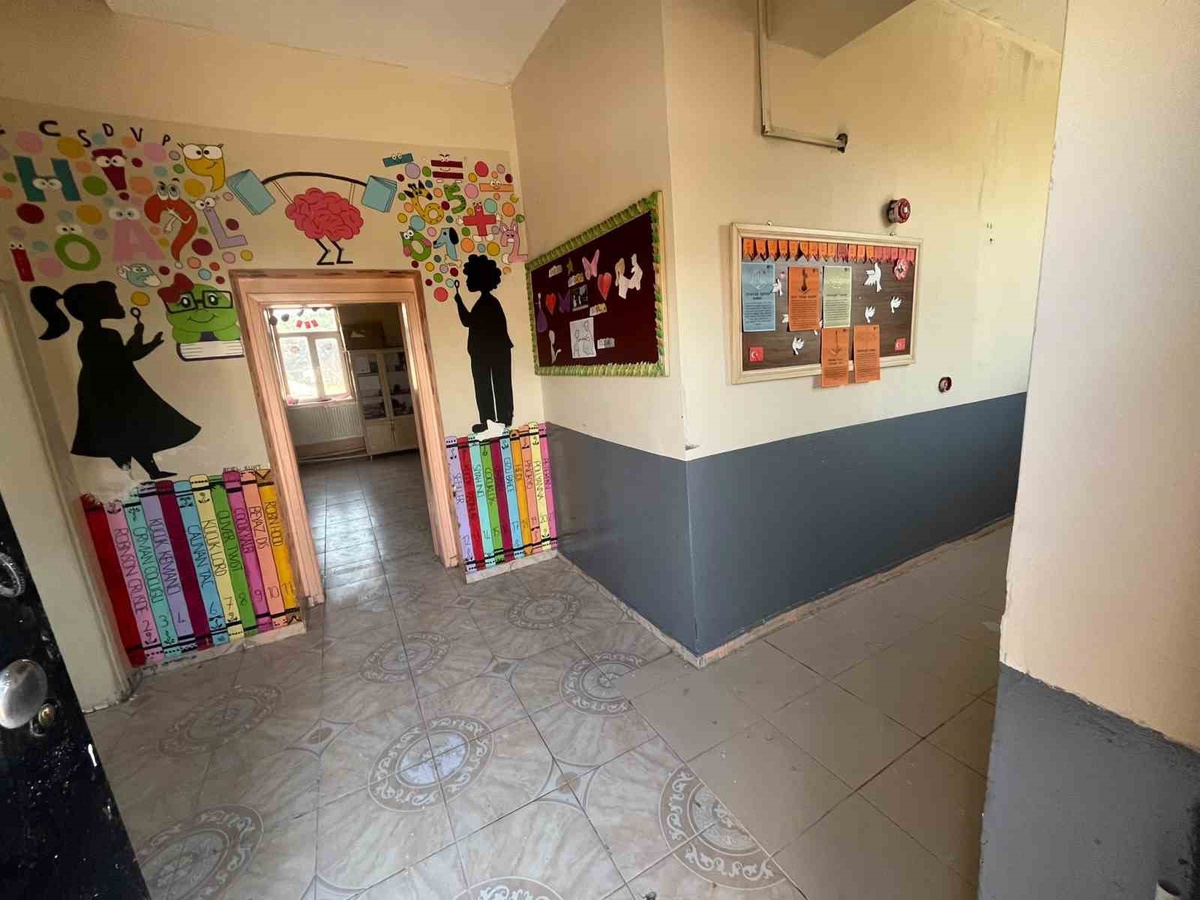 Ağrı\'da 158 okulun bakım ve onarımı tamamlandı, 48 okula doğalgaz dönüşümü yapıldı