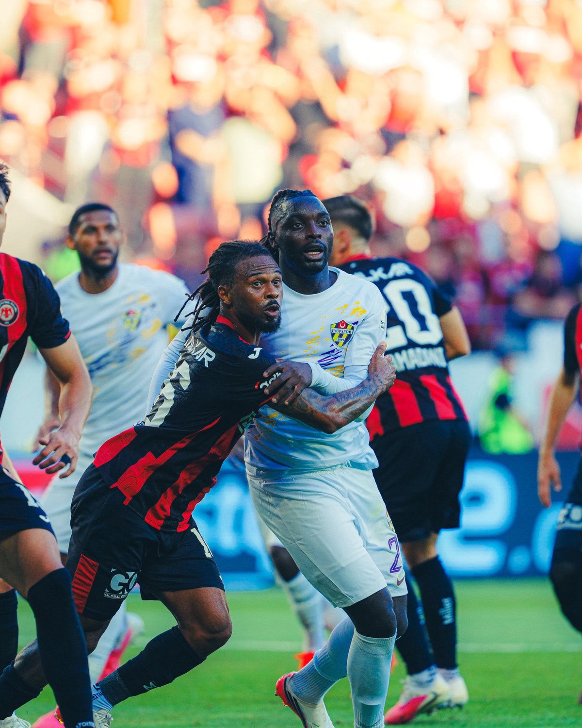 Süper Lig\'de Arca Çorum FK, sahasında Eyüpspor\'u 3-0 mağlup etti