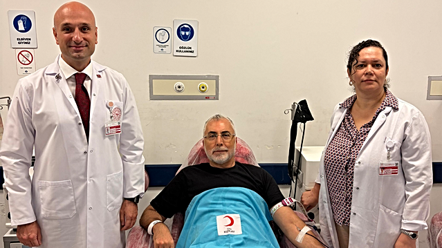 Bakan Işıkhan, Kızılay Kan Bağış Merkezi'nde kan verdi
