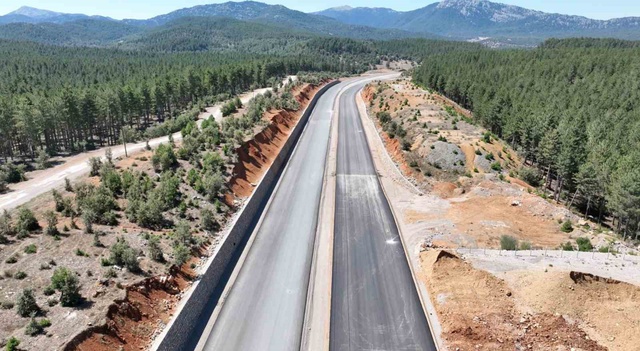 Alacabel Tüneli'nde sona gelindi! Konya-Antalya arası 20 dakika kısalacak