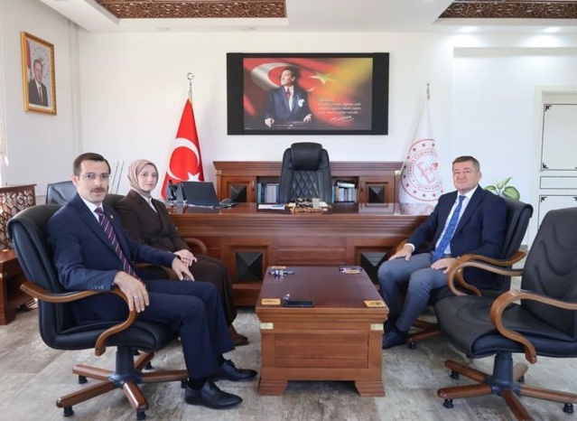 Yenipazar ve İnhisar kaymakamları eğitim iş birliği için İl Milli Eğitim Müdürü'nü ziyaret etti