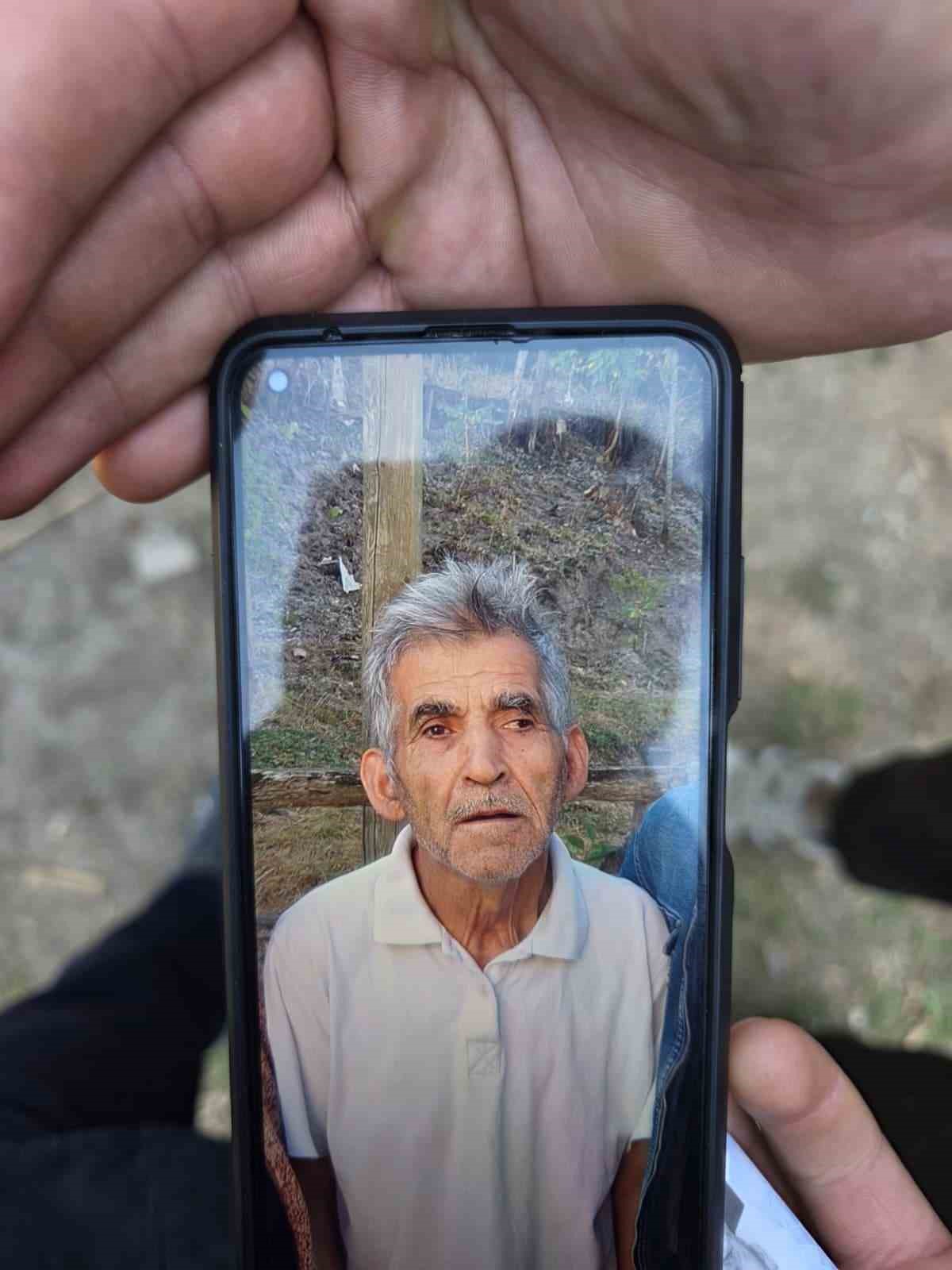 Bolu\'da kaybolan duyma ve konuşma engelli 72 yaşındaki Hüseyin Açıkgöz ormanlıkta bulundu