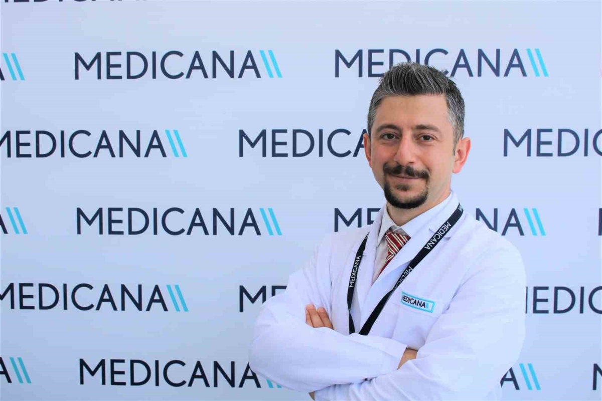 Okul çantası seçimi omurga sağlığını etkiliyor, Doç. Dr. Cansabuncu aileleri uyardı