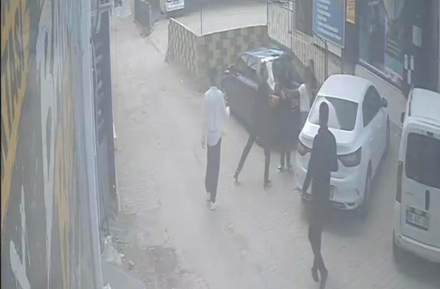 Adıyaman'da kadını darbeden saldırganı ayırmak isteyen U.Y. bıçaklandı