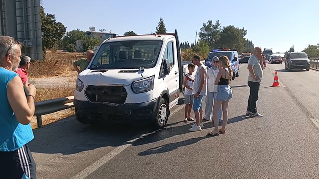 Bursa'da Mazot Dökülen Yolda 9 Araç Zincirleme Kaza Yaptı, 4 Yaralı Var