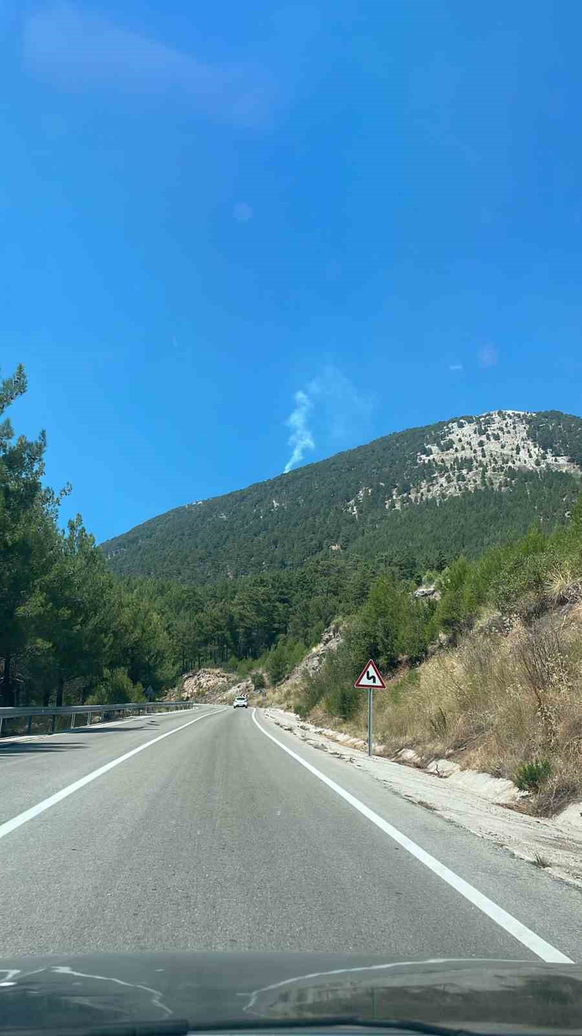 Muğla Fethiye'deki orman yangınına ekiplerin havadan ve karadan müdahalesi sürüyor