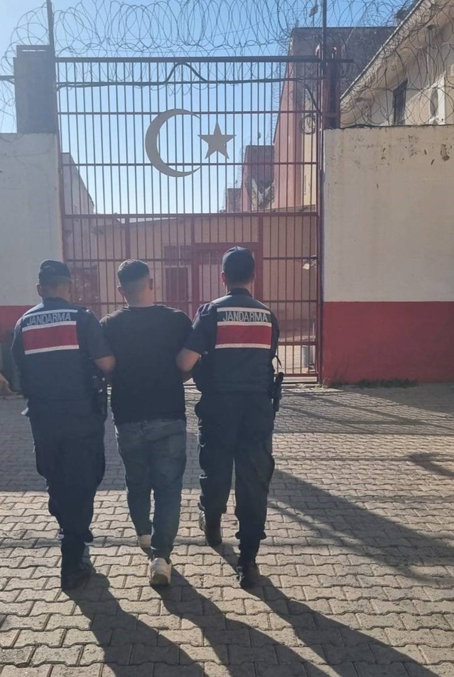 Germencik'te hırsızlık ve kaçma suçlarından 13 yıl cezası bulunan hükümlü yakalandı