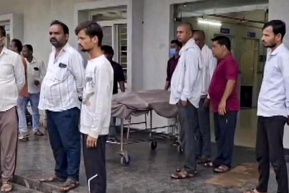 Hindistan\'da Sahte İçki Faciası: 12 Ölü