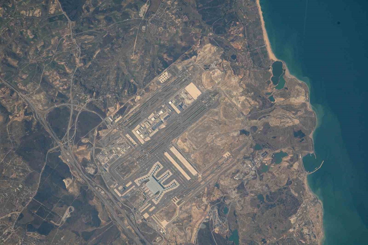ISS, astronotların gözünden İstanbul\'un uzaydan çekilmiş karelerini paylaştı