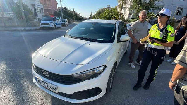 Karaman'da motosiklet ile otomobilin çarpışması sonucu sürücü yaralandı, hastaneye kaldırıldı
