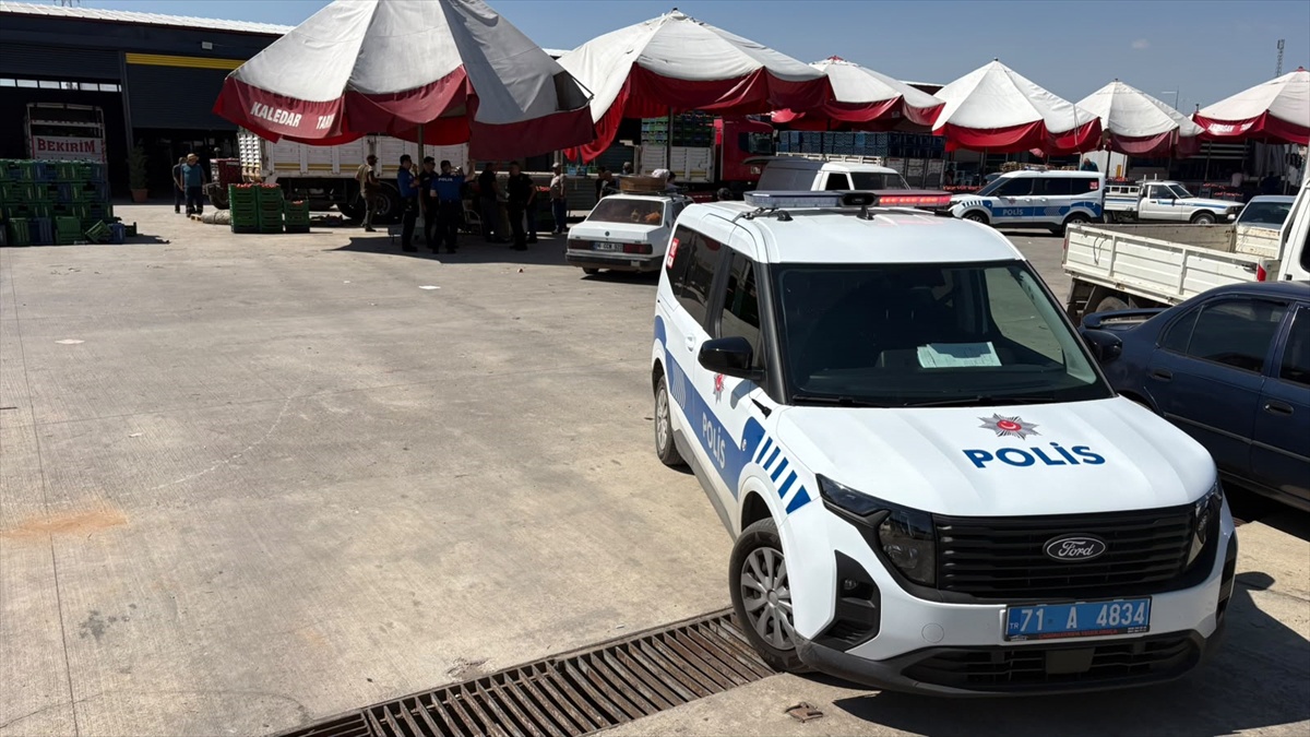 Kırıkkale\'de alacak kavgasında 4 kişi bıçakla yaralandı