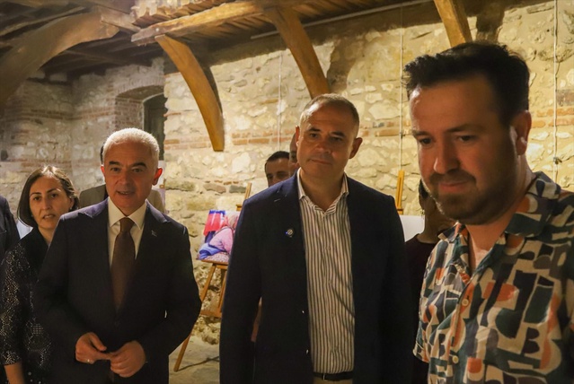 Kırklareli'nde bağcılık kültürünü yansıtan fotoğraf sergisi açıldı