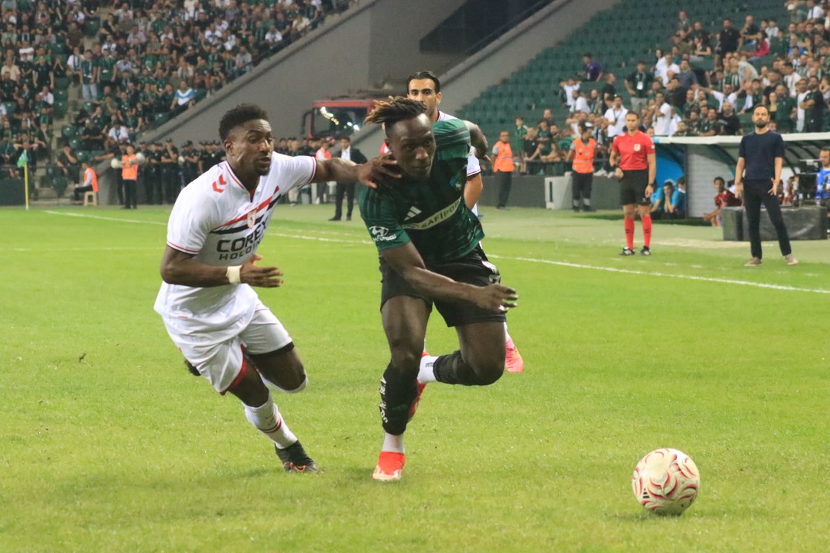 Kocaelispor sahasında Samsunspor\'u Aye\'nin golüyle 1-0 yendi