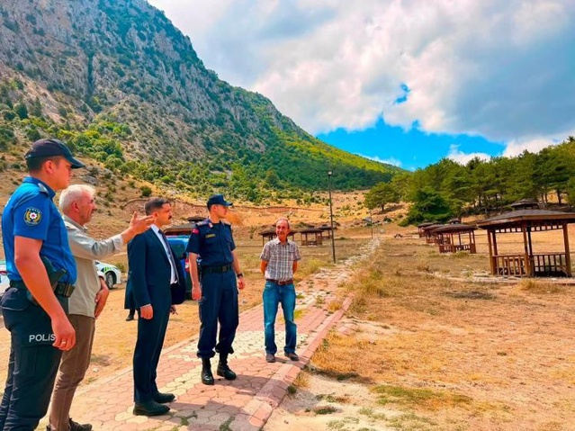 Gölpazarı Kaymakamı Kurşunlu'da mesire alanını inceledi, köylülerle buluştu