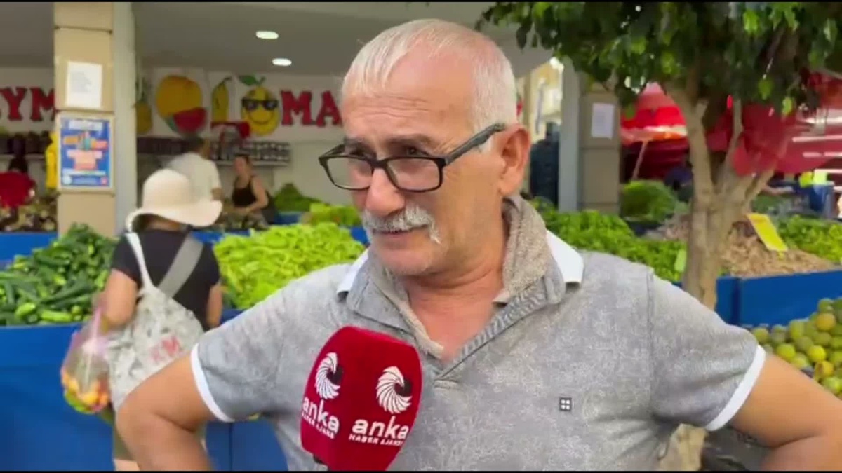 Mersin\'de yurttaşlar, Soğan alamıyoruz, emekli açız