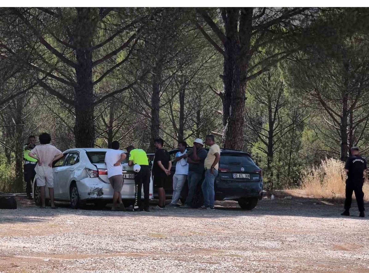 Muğla\'da zincirleme kazada yol kapandı, araçlar uzun kuyruk oluşturdu