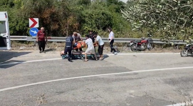 Osmaniye Kadirli'de motosiklet bariyere çarptı, 2 kişi yaralandı