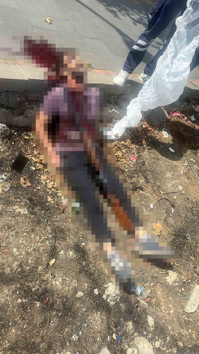 Diyarbakır Bağlar'da parkta pompalı tüfekle kendini vuran kişi hayatını kaybetti