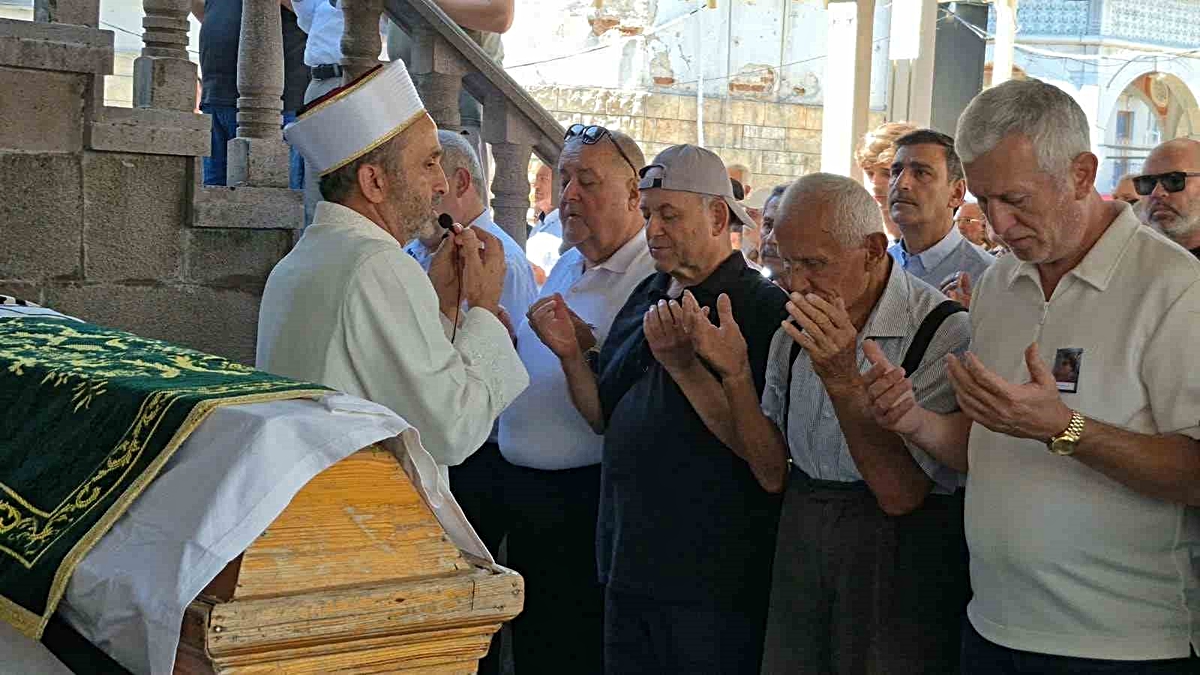 Bartın İnkumu\'nda denizde yüzerken kalp krizi geçiren kadın hayatını kaybetti